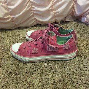 Converse all stars , women’s US 6 PINK & flowers!